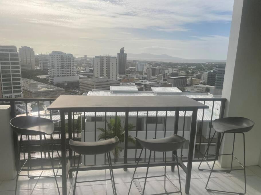 Two Bedroom Apartment High Point Of Any Stay In The City Townsville Bagian luar foto